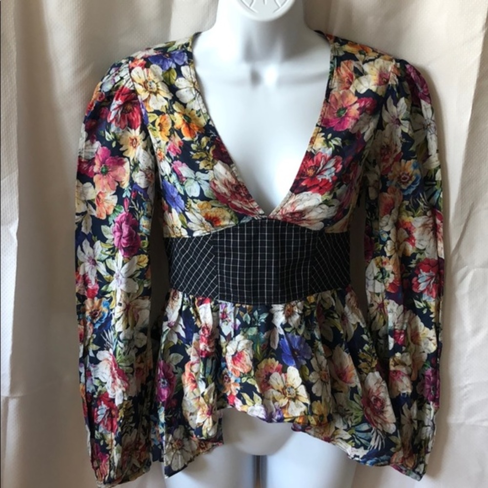Petersyn black floral Dallas prairie top fitted XS
